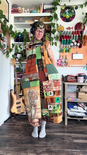 Handmade patchwork from 100% secondhand materials ♻️🧚🏻‍♀️🍄 #handmade #reworkedfashion #slowfashionmovement #earthlythreads #creations