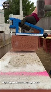 Using Brick Splitting Tool for Precision Cut 🧱🔧 #masonry #bricklaying #construction