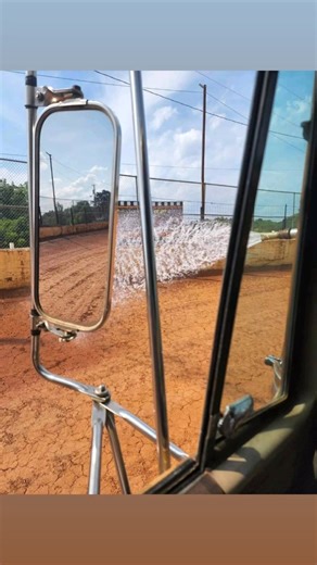 Boss man getting the 4-1-1 ready for this weekend. #racing #dirt #dirtracing #dirttrackracing #411motorspeedway #tennessee