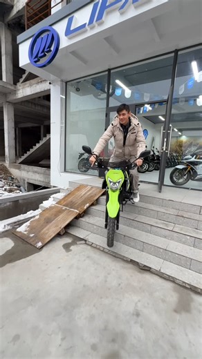 Lifan Uzbekistan on Instagram: "Lifan X-Pect vs Lifan X-Trial 🔥"