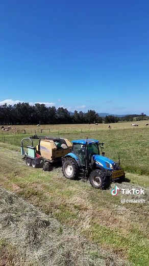 New Holland Tractors Team Balers in Action