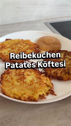 Gülten Duman on Instagram: "Patates Köftesi Yarın Pazar kahvaltısına mutlaka yapın Kaydedin çok güzel oluyor😋 👉 Reibekuchen – unbedingt morgen zum Sonntagsfrühstück machen! Speichert es euch, es wird richtig lecker 😍 Malzemeler 6.tane büyük patates rendele 2.tane yumurta 2.yemek kaşığı tepeleme un Tuz Çok az karabiber Zutaten • 6 große Kartoffeln, gerieben • 2 Eier • 2 gehäufte Esslöffel Mehl • Salz • Sehr wenig schwarzer Pfeffer"