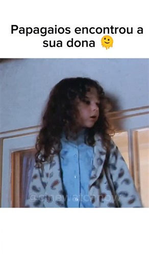 Léo Santos on Instagram: "Onde assistir 👇🍿 - Nome: Paulie - O Papagaio Bom de Papo - Gênero: infantil/comédia - Ano: 1998 SINOPSE: .O esperto papagaio Paulie, preso em um laboratório, conta a história de sua vida a um faxineiro solitário. Paulie teve vários donos, incluindo um criminoso. Comovido pelas histórias, o faxineiro tenta libertá-lo. . . #explore #cenas #explorar #filmes #cinema #séries #viral #cenasdefilme #drama"
