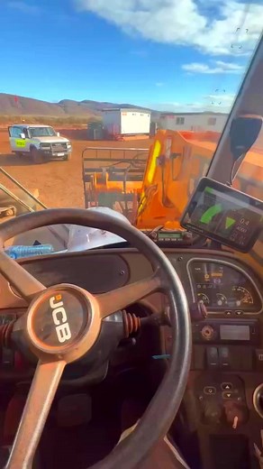 Telehandler operator. #TelehandlerOperator #pinoyskilledworker #fifoaustralia #pilipinobloggerinaustralia #saminaustralia #buhayfifo #pinoyvloggers #fabricator #codedwelder #OFW #Boilermakers | Samuel Me-ot