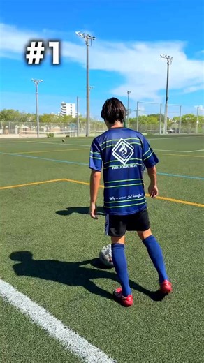 Nine 1v1 SKILLS! Save this video and try😁👍 1対1の足技9連発！ | レガテドリブル塾