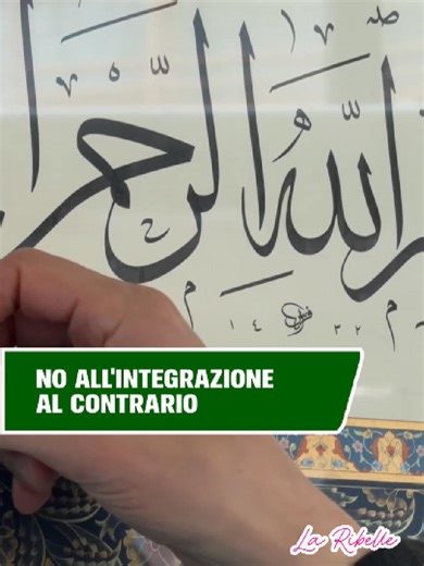 A Colonia risuona la chiamata alla preghiera del muezzin. Per il sindaco è segno di rispetto. Ma di quale rispetto parla? Stiamo annullando la nostra identità in nome di un'integrazione al contrario inaccettabile. VIDEO COMPLETO SU YT -> LINK IN BIO #muezzin #islamismo #colonia #sardone #moschea