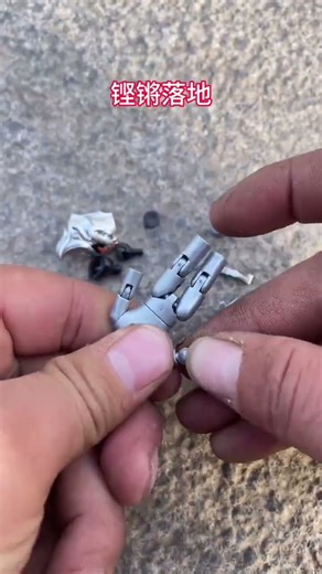 Here are some building blocks. Let’s put them together to see what they are. Lego manually unpac