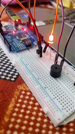 Transistor has switch with LED and bazzer🤓🤓#arduino #arduinoproject #arduinotutorials#youtubeshorts