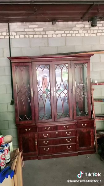 My husband‘s favorite spot! The garage! #FYP #OldHouse #GarageTour #OldIsGold #Renovation #DIY #Retro #Antique #OneSliceChallenge #diyproject