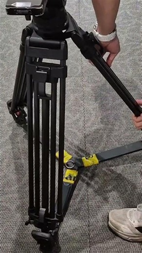 Lowering Tripod Height by Extending the Spreader