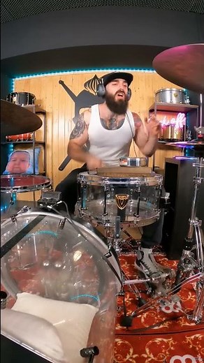 Playing the impossible avenged sevenfold drum part with ONE HAND.