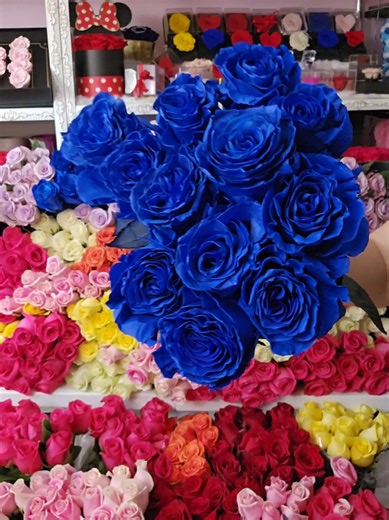 Flowers are more than a gift—they’re a message. And on Valentine’s Day, the most meaningful messages are the ones planned ahead. Pre-ordering your roses guarantees availability, premium quality, and a flawless delivery experience. Avoid last-minute stress and sold-out designs. Pre-order your Valentine’s flowers and make your love unforgettable. 🌹 📲 DM us today to reserve your arrangement. Michelleroses.com or call 786.486.7241 #ValentinesDay #ValentinesFlowers #ValentinesRoses #Roses #redrose