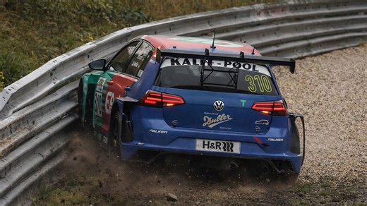 Wet and slippery conditions lead to Nürburgring race crashes