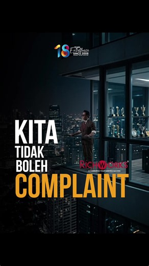 Merungut adalah bahasa mereka yang tewas sebelum bertempur. Dalam gelanggang bisnes yang kompetitif, pasaran tidak akan pernah bersimpati dengan sebarang alasan atau keluhan anda. Buang mentaliti mangsa (victim mindset). Jika sistem bocor atau jualan merudum, tanggungjawab mutlak terletak di tangan anda sebagai pengemudi. Alihkan fokus daripada menuding jari kepada merangka eksekusi taktikal yang tajam. Seorang champion tidak bising dengan masalah, mereka bertindak dengan solusi. Dengarkan kupas