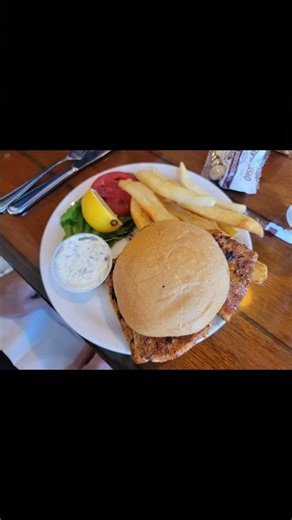 Conch chowder and tripletail fish sandwich #hawaiifoodietraveler #florida2026 #calypsopompano