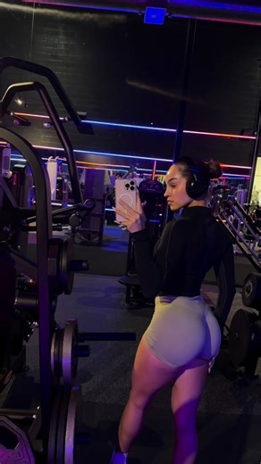 𝐻𝒶𝓃𝓃𝒶𝒽 𝐿𝑒𝑒 | Visual documentation of me doing the work @ehplabs // ‘HANNAH10’ @youngla @younglaforher // ‘HANNAH’ | Instagram