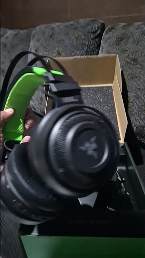 Headset razer nari ultimamente for xbox. Unboxin....