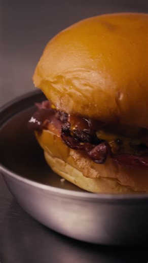 La Rêverie | 🔪 🧑🏻🍳 Plongez dans les coulisses de la cuisine de La Rêverie. C’est le cœur caché du lieu, le point chaud où tout ce qui sort est 100% fait... | Instagram