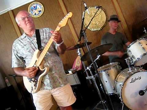 THE SURFARIS = "THE LONELY BULL"