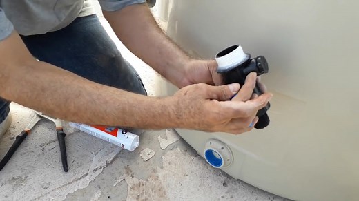 32K views · 927 reactions | Cómo instalar un Multiconector y una válvula de llenado, en un tinaco Rotoplas | Aprende Oficios Online | Facebook