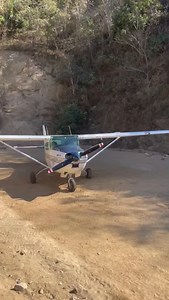 23K views · 3K reactions | Despegue, cessna 182 #cessna #sierra | Aviones Cessnas | Facebook