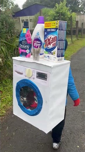 Student Walks in Realistic DIY Washing Machine Costume for School