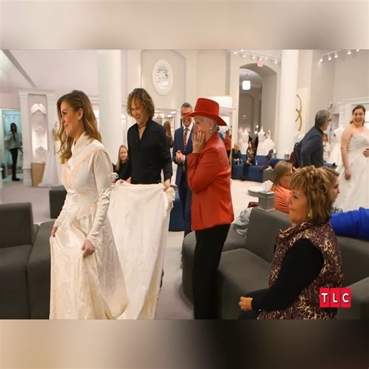Bride Tries On Her Grandma's Vintage 1950's Wedding Dress! | Say Yes to the Dress | TLC | Wedding Dress Hub