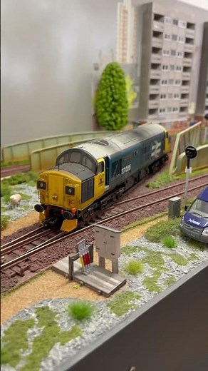 Class 37025 Bachmann Branchline - 421