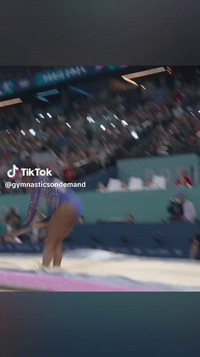 Simone Biles' Impressive Vault Performance