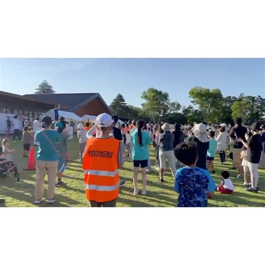 舘野伶奈✳︎Rena Tateno on Instagram: "⁡ 🤸‍♀️ 🥜 ⁡ ＼夏期巡回ラジオ体操•みんなの体操会in千葉市✨／ ⁡ お盆のお休みも後半になりましたね！ 皆さまいかがお過ごしですか？！ ⁡ 7/25の千葉県千葉市からのラジオ生放送を 担当させていただきました✨ 🎤:岡本先生 🎹:細貝先生 🤸‍♀️:新井さん•舘野 ⁡ 千葉市は、2026年に開府900年を迎えます！ ⁡ 今回の夏期巡回ラジオ体操会は、その記念事業の一環でもありました！ ⁡ 千葉市の始まりは平安時代後期。 西暦1126年の6月1日に、 桓武天皇のひ孫である高望王の子孫、"千葉常重"が 現在の緑区大椎町から中央区亥鼻付近に 本拠地を移したのが千葉のまちとしての歴史の始まりです📝 ⁡ 当日は早朝にも関わらず、2,000人を超える多くの方々が参加してくださり、 千葉開府900年に向けての市全体の盛り上がりを感じられた体操会でした✨ 当日は、青山先生はじめ、鈴木先生や杉井さんも会場に駆けつけてくださいました🔥 ⁡ 生放送の楽しみでもある、ピアノの生演奏♪ まちの紹介と首の運動では、嵐の相葉雅