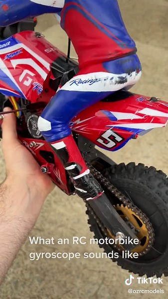 It has a gyroscope in the back wheel which stops it falling over 🤯 #motorbike #dirtbike #motocross #rc #fyp #motorbikelife