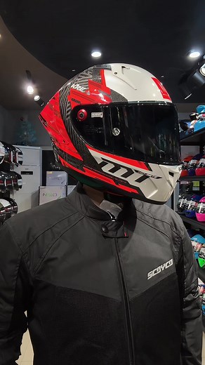 Stylish Carbon Fiber Motorcycle Helmets | Lucena Helmets
