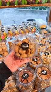 Bli med å lage peppernøtter 🤩🌰 Viste du at vi lager all julebakst for hånd?😄 Hver søndag er vi en god gjeng som trykker hver sandkake i former, knekker opp sirupssnipper og tvinner berlinerkranser 🥰 Hjemmelaget smaker best❤️ enig? | Moseid Bakeri