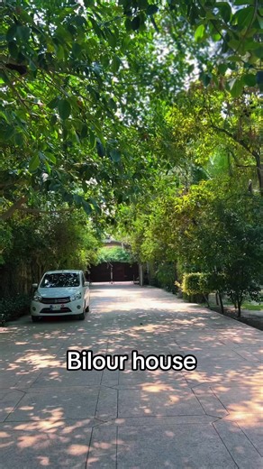 From Blour House to Ali House | The End of a Political Era in Peshawar For decades, Blour House on Peshawar’s Mall Road symbolized political power, influence, and a family deeply woven into the city’s history. Today, that symbol has changed. With Haji Ghulam Ahmed Blour leaving Peshawar for Islamabad, the iconic Blour House has been handed over to its new owner and renamed Ali House — marking not just a change of name, but the quiet end of a powerful political chapter. This video explores the ri