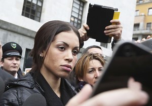 Ruby raconte les soirées « bunga bunga » de Berlusconi - Elle