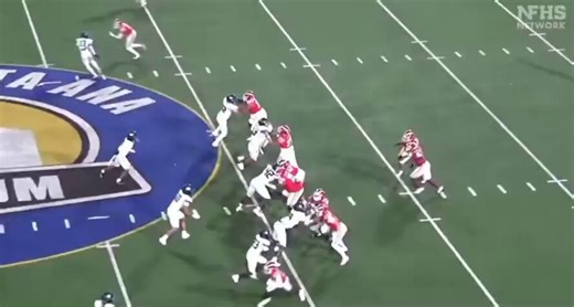USC freshman TE Mark Bowman is one of those athletes that just dominates at EVERY level they’re in. You just know he’s going to be great. John Mackey winner and 1st rounder in the making.
