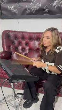 It gets more difficult as we go on.. can you follow this? 👀 Building up my new single La Luna 🥁