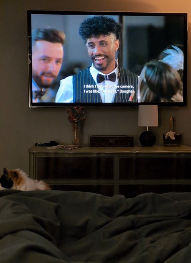 Without knowing what happens in the next episodes, I just kind of wish they will become Love Is Blind's first official throuple. 💛🤎💜 Not my thing, but you do you, boos, if that's what you're into. Also, sorry the audio is quiet. I could have turned the volume up and re-recorded, but I'm le tired. #loveisblind #loveisblindnetflix #marissaandramses #marissaandramsesandbohdan #throuple #securemasculinity #exmo #exmormon #marissa #ramses #bohdan #lgbt #lgbtq #lgtbq🏳️‍🌈 #bisexual🏳️‍🌈 #letired