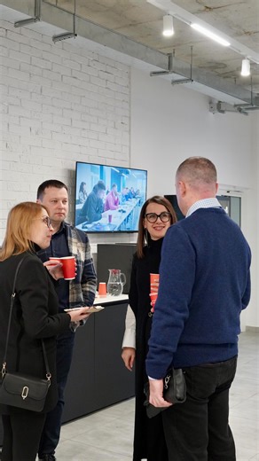 SMART PEOPLE BUSINESS SCHOOL on Instagram: "Між першим і другим модулями програми «Інструменти штучного інтелекту для бізнесу» у нас не пауза, а місяць активної практичної роботи. Учасники беруть інструменти, які розбирали разом із експертом, і одразу тестують їх у своїх бізнес-процесах. Протягом цього місяця триває постійна взаємодія: у спільному чаті учасники діляться результатами, сумнівами, питаннями, а у відповідь отримують підтримку, рекомендації, зворотний зв’язок та актуальні підказки ві