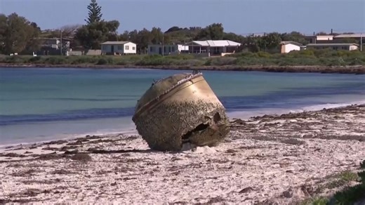 L'objet non-identifié retrouvé sur une plage d'Australie déplacé dans un lieu secret