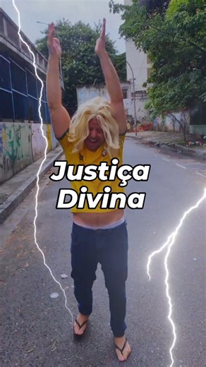 Thiago Chagas on Instagram: "🚨URGENTE🚨 Sinais divinos observados na "caminhada" do Nikolas. Quantos replays e compartilhamentos esse raio merece? *Pra quem não viu, volte dois posts e veja o vídeo completo. Pra quem acha que falta empatia é só lembrar que o pessoal tá querendo anistia pro bandido que imitava gente morrendo com falta de ar na pandemia... #humor #nikolasferreira #patriota #democracia"