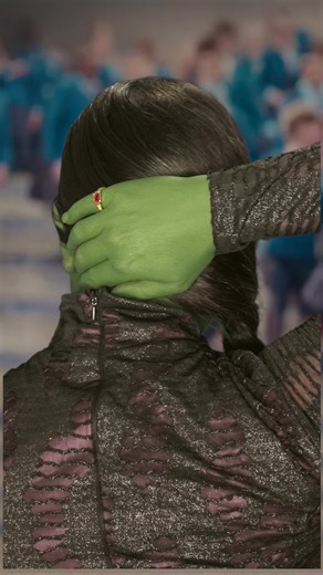 pink goes good with green 🩷💚 #wicked elphaba & gelinda makeup by @darcywearsmakeup elphaba costume by @The Costumery @arianagrande @Cynthia Erivo @Universal Pictures @Wicked Movie #wickedthemusical #wickedthemovie #universalpictures #cynthiaerivo #arianagrande #elphabathropp #galindaupland #musical #greenmakeup