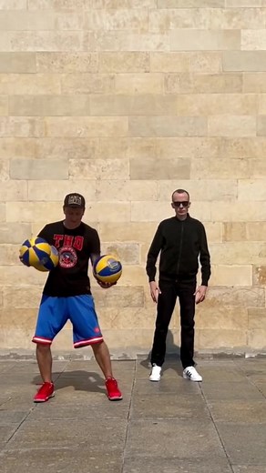 Robotvallnew op TikTok