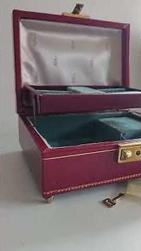 Vintage Mele Musical Jewelry Box w Key Lock Gold Feet Red Velvet Wind-Up Star Dust Thorens Swiss