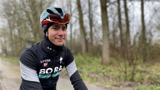 Cian Uijtdebroeks en route vers 2023 : 'Si je fais un grand tour, ce sera la Vuelta' - RTBF Actus