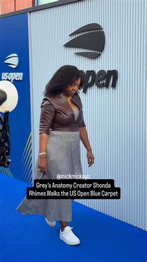 23K views · 1.9K reactions | The woman who gave us Grey’s, Scandal, and Bridgerton ✨ Shonda Rhimes traded scripts for serves as she walked the @usopen blue carpet #USOpen2025 #USOpen #ShondaRhimes @shondarhimes | New York Mickey | Facebook