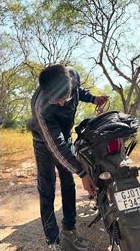 How to Tie a Bike Bag Securely Using a Bungee Cord | Quick Rider Hack