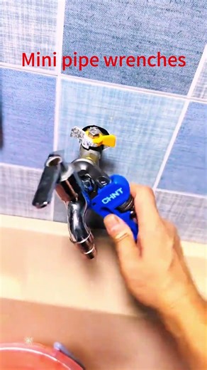 Hardware tool accessories Mini pipe wrenches
