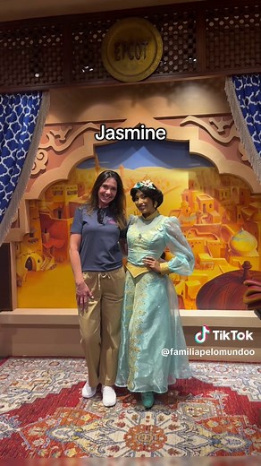 🏰👸 As 13 princesas oficiais da Disney são: Branca de Neve, Cinderela, Aurora, Ariel, Bela, Jasmine, Pocahontas, Mulan, Tiana, Rapunzel, Mérida, Moana e Raya, formando o grupo que representa a marca