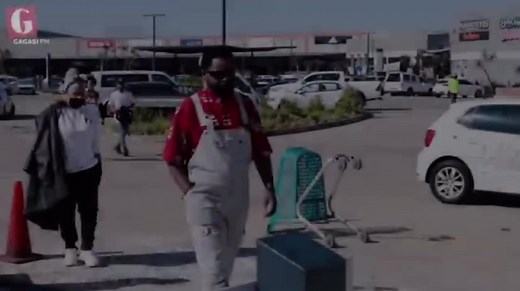 Gagasi FM unplugged sessions with Sjava. Full video out on YouTube, link: https://youtu.be/L1E2kwkqXks